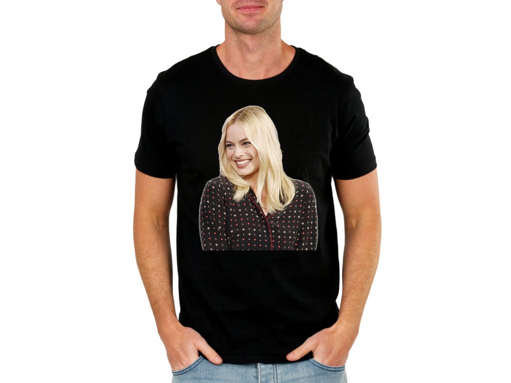 17037_P_nsk__tri_ko_Margot_Robbie_MAIN