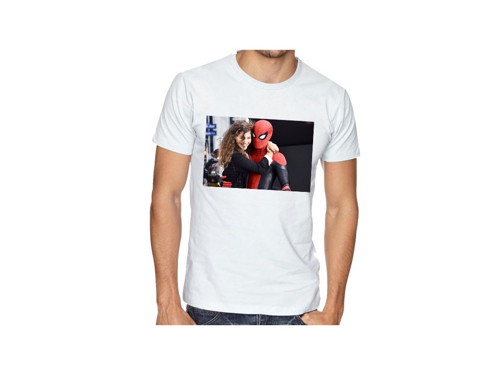 2996_P_nsk__tri_ko_Zendaya_a_spiderman_MAIN