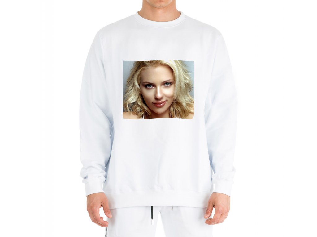 Scarlett Johansson mikina
