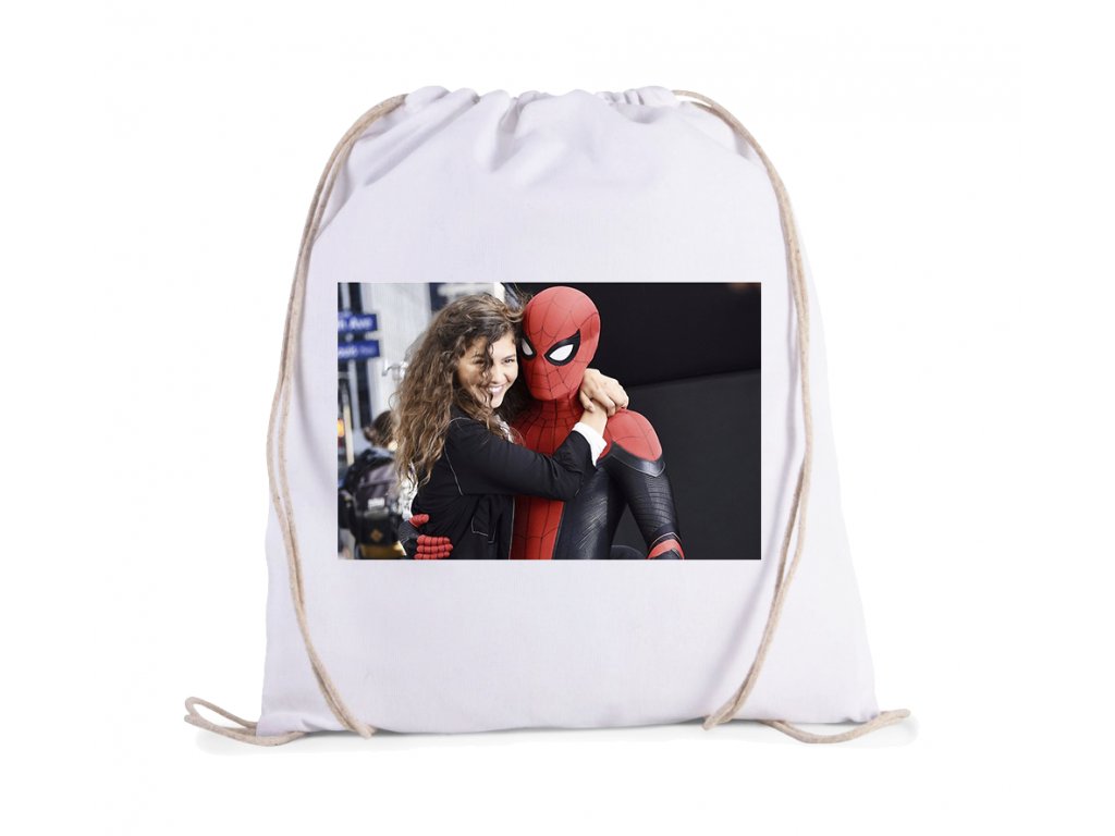Zendaya a Spiderman taška